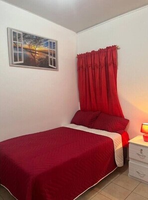 2 bedrooms, iron/ironing board, WiFi, bed sheets - Dream of Angels home (Santa Ana)
