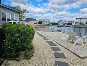 Property grounds - Cozy waterfront boaters dream on private lagoon with hot tub. (Beach Haven)