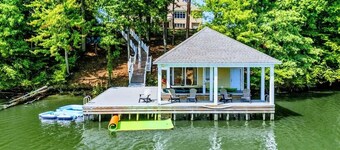 Secluded Lakefront | Private Pool | Dock | Hot Tub