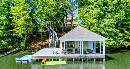 Secluded Lakefront | Private Pool | Dock | Hot Tub