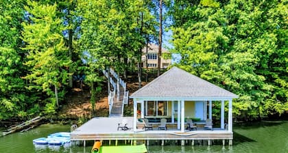 Secluded Lakefront | Private Pool | Dock | Hot Tub