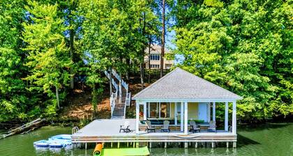 Secluded Lakefront | Private Pool | Dock | Hot Tub