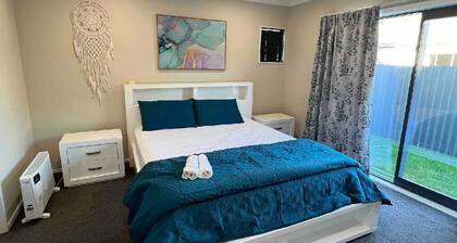 The Grove - Charming Private Guest Suite