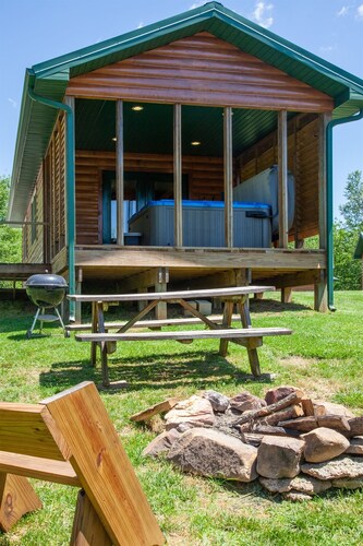 1 BR Hot Tub Cabin- Closest Cabins to Garden of the Gods-Shawnee National Forest
