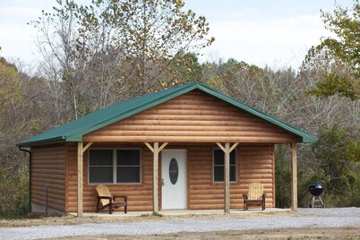 2 BR Hot Tub Cabin- Closest Cabins to Garden of the Gods-Shawnee National Forest