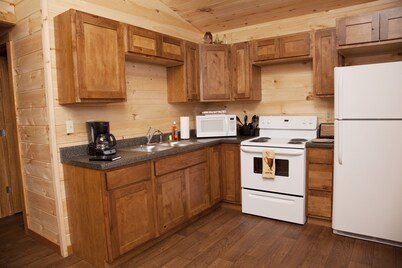 2 BR Hot Tub Cabin- Closest Cabins to Garden of the Gods-Shawnee National Forest