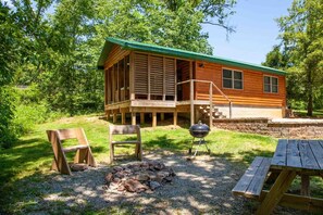 Terrace/patio - 1 BR Hot Tub Cabin- Closest Cabins to Garden of the Gods-Shawnee National Forest (Herod)