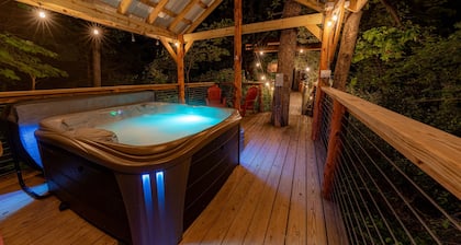 Treehouse Hot Tub Cabin-Closest Cabins to Garden of the Gods-Shawnee Forest