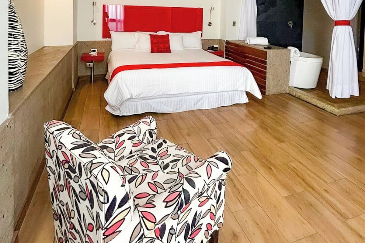 Master Suite Room | 1 bedroom, premium bedding, desk, laptop workspace