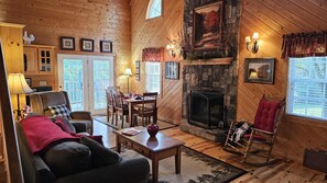 TV, fireplace, DVD player, books - Iris-Stunning 2 bed. Cathedral Ceiling Mountain Cottage (Blairsville)