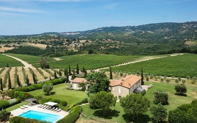 Villa in Magliano In Toscana with 8 bedrooms sleeps 17