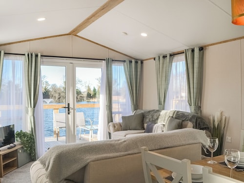 Waterfoot Lodge (W09)