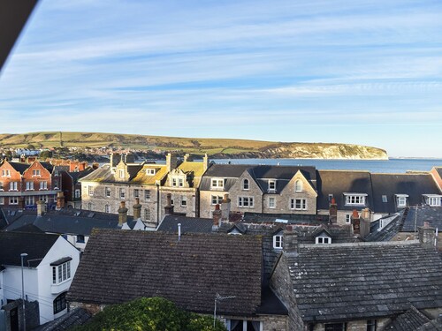 6 bedroom accommodation in Swanage