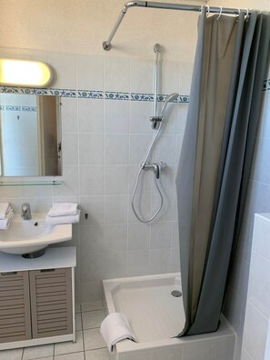 Hair dryer, towels