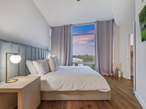 4 habitaciones, tabla de planchar con plancha y wifi gratis 