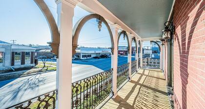 Enjoy Beautiful Historic Franklin Here!
