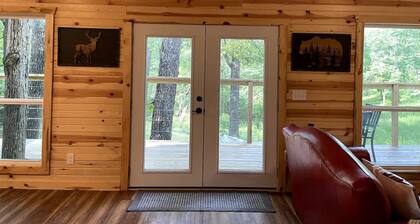 Cozy Cabin minutes from the Buffalo National River at Historic Erbie!