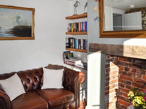 Interior - 2 bedroom accommodation in Carisbrooke, Near Newport (Carisbrooke, Near Newport)