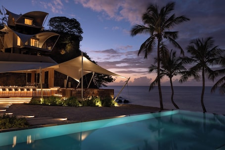 Outdoor pool, pool umbrellas, sun loungers