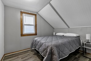 2 室のベッドルーム、アイロン / アイロン台、WiFi、ベッドシーツ