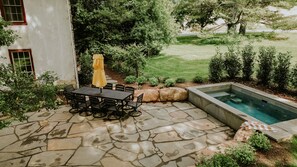 屋外ダイニングエリア