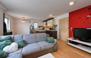 Smart TV, fireplace - Lovely home in Ivanec (Ivanec)
