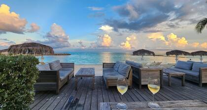ONE Marina at Palm Cay. Rarely available 4 br / 3.5 bath condo. Waterfront!