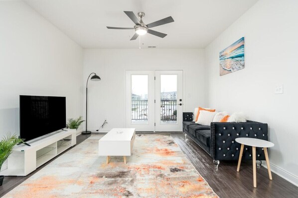 Smart-TV, Tischtennisplatte