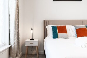 2 عدّة غرف نوم ومكتب ومكواة/لوح كي وواي فاي مجانًا