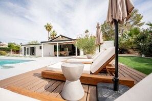 Terrace/patio - Balinese Oasis by Rather Be Properties (Palm Springs)