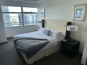 2 bedrooms, iron/ironing board, WiFi, bed sheets - Luxury 2 Bedroom Apartment on Brickell Ave (Miami)