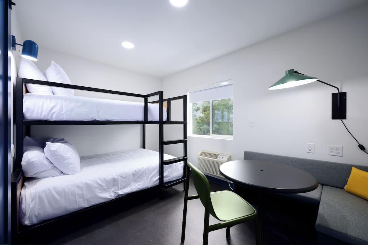 Free WiFi, bed sheets