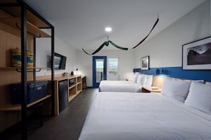 Standard Room, 2 Queen Beds, Balcony, Mountain View (Double Queen w/Balcony) | Free WiFi, bed sheets