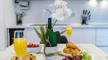 Apartment | Private kitchen | Fridge, microwave, oven, stovetop