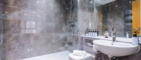 Apartment | Bathroom | Combined shower/tub, deep soaking tub, hair dryer, towels