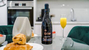 Apartment | Food and drink