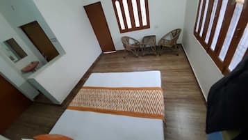 1 多间卧室、床单