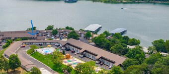 1 BR No stairs! Pets Stay FREE Jan through Apr 30, 2026