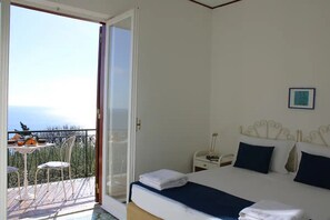 4 bedrooms, free WiFi, bed sheets - Baia di Nerano is the ideal accommodation for those who like to relax (Nerano)
