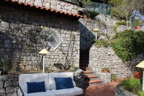 Property grounds - Baia di Nerano is the ideal accommodation for those who like to relax (Nerano)