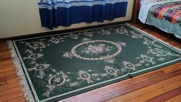 9 bedrooms, WiFi, bed sheets