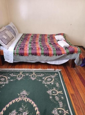 9 bedrooms, WiFi, bed sheets