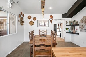 Design House | Dining room - The Rosemary House Yucca Valley (Yucca Valley)