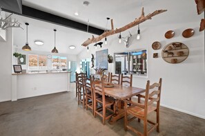 Design House | Dining room - The Rosemary House Yucca Valley (Yucca Valley)