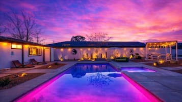 Utomhuspool och gratis cabanor