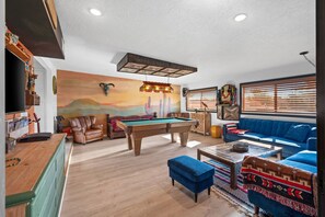 Design House | Living room | Flat-screen TV