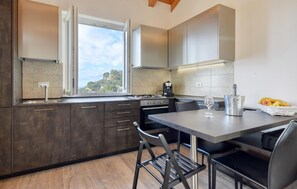 Kühlschrank, Herdplatte, Geschirrspüler