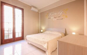 3 bedrooms, free WiFi, bed sheets - 3 bedroom stunning home in Menfi (Menfi)