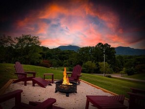 Property grounds - Chestnut Mountain View Cottage (Canton)