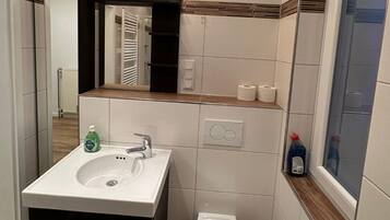 Toallas, jabón, papel higiénico